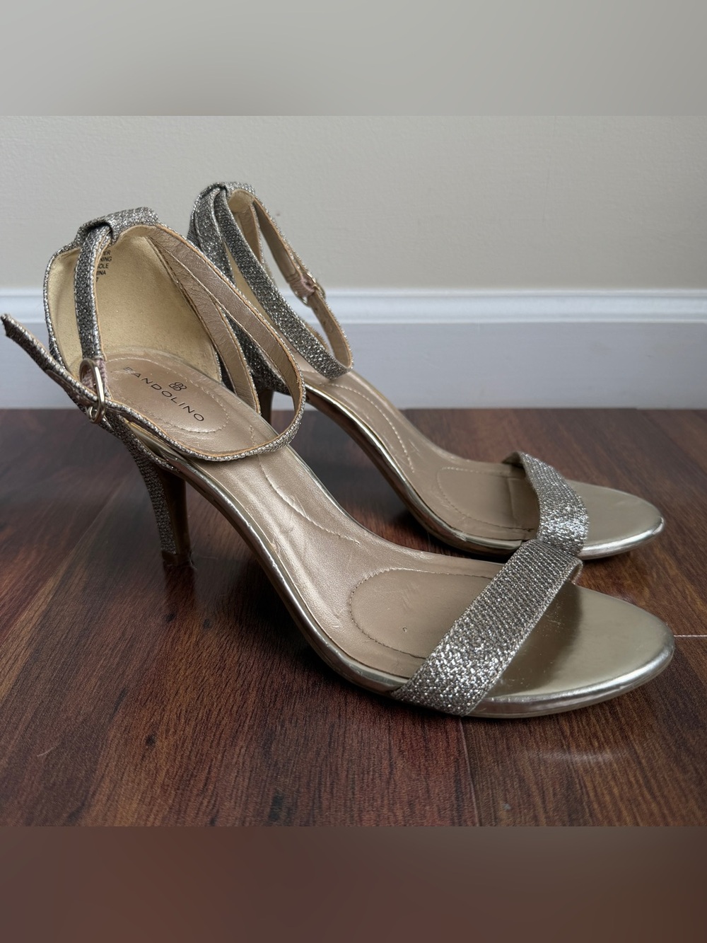 Bandolino Muriel Glittery Metallic Silver Gold Strappy Heels 7.5